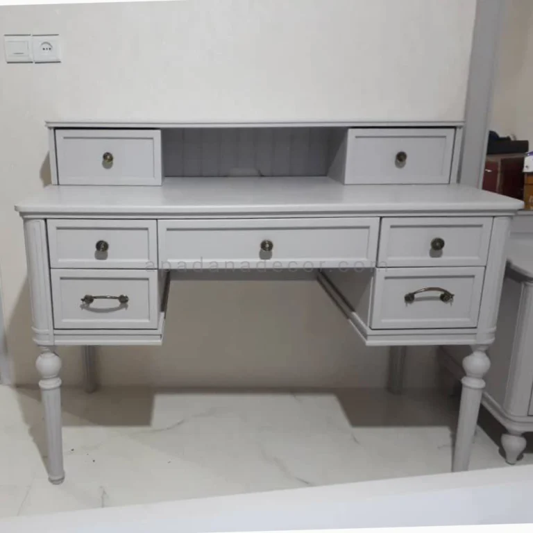 رابط کوچک میز تحریر دانژه طوسی نوجوان