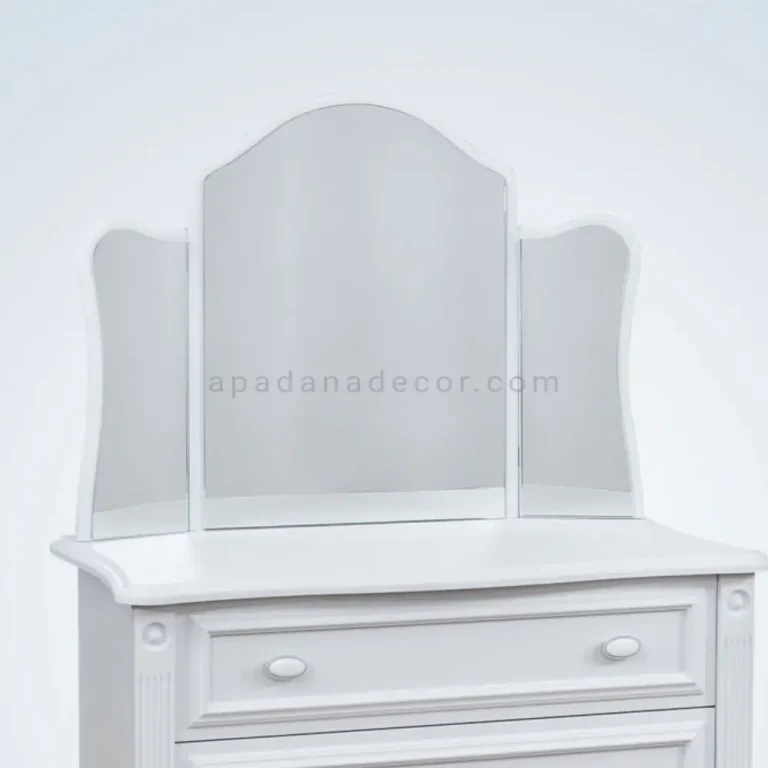 قاب آینه کوئین سیلور نوجوان